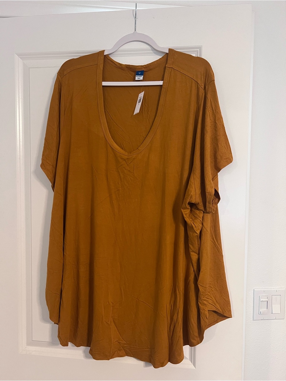 New with Tags Old Navy Luxe Scoop Neck Tee